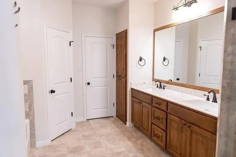 321 Tinker Trail Burleson, TX 76028