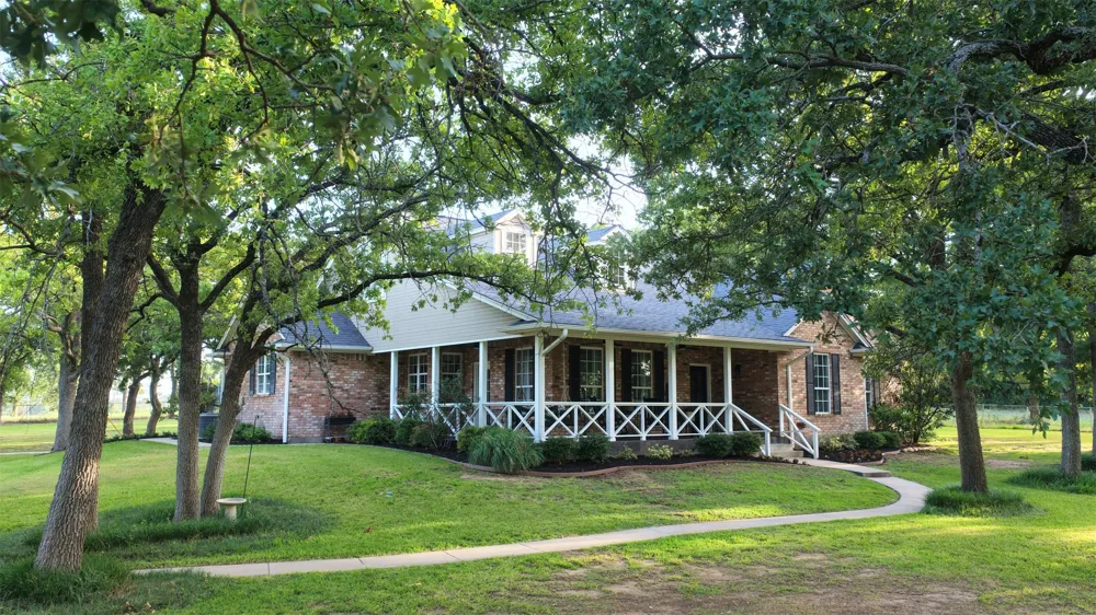 443 County Road 3342 Paradise, TX 76073