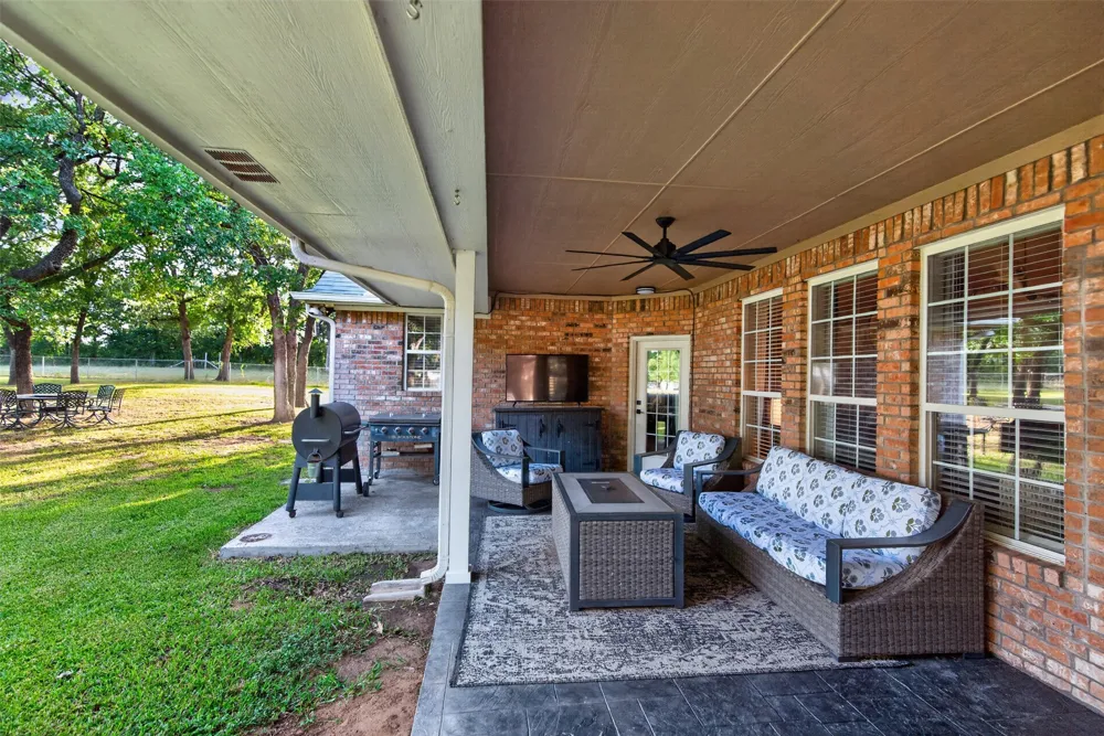 443 County Road 3342 Paradise, TX 76073