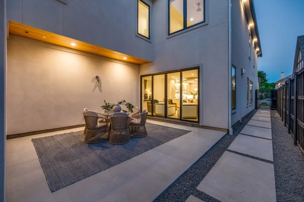 3719 W Beverly Drive Dallas, TX 75209