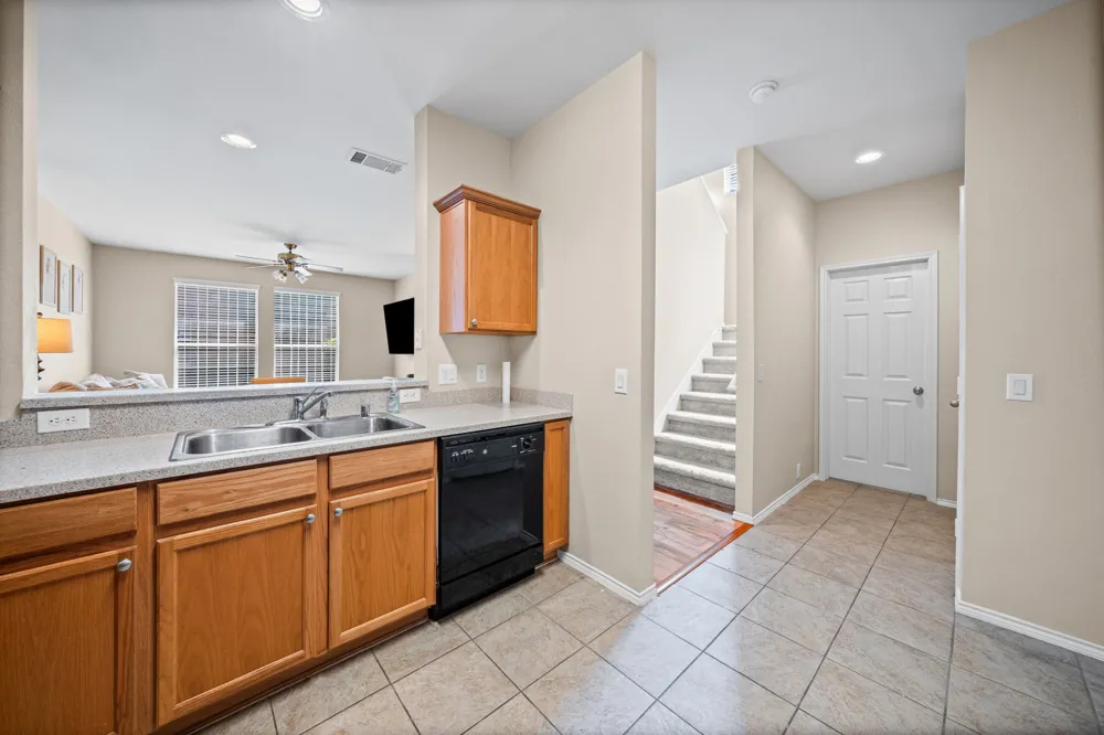 2204 Canterbury Park Drive Grand Prairie, TX 75050