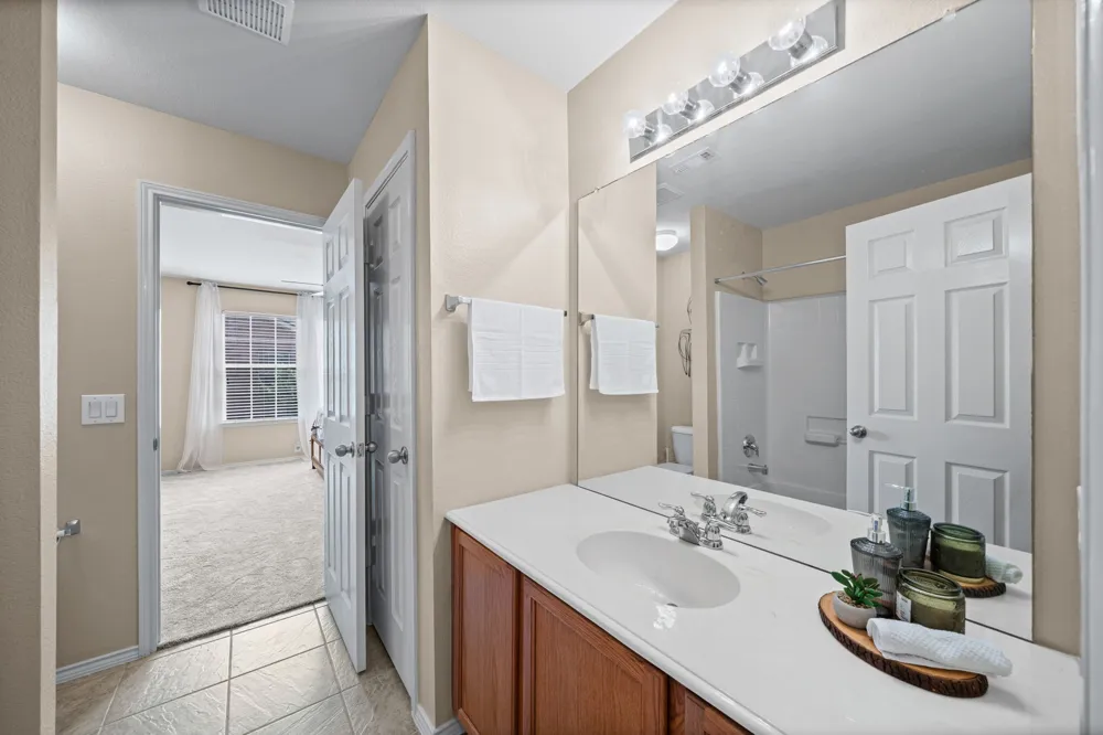 2204 Canterbury Park Drive Grand Prairie, TX 75050