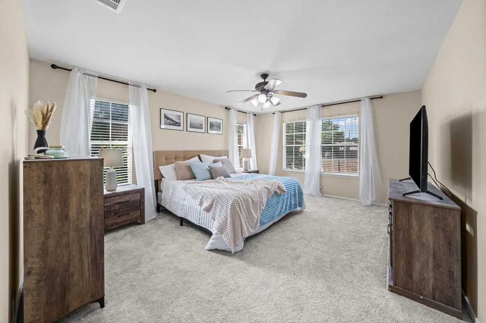 2204 Canterbury Park Drive Grand Prairie, TX 75050
