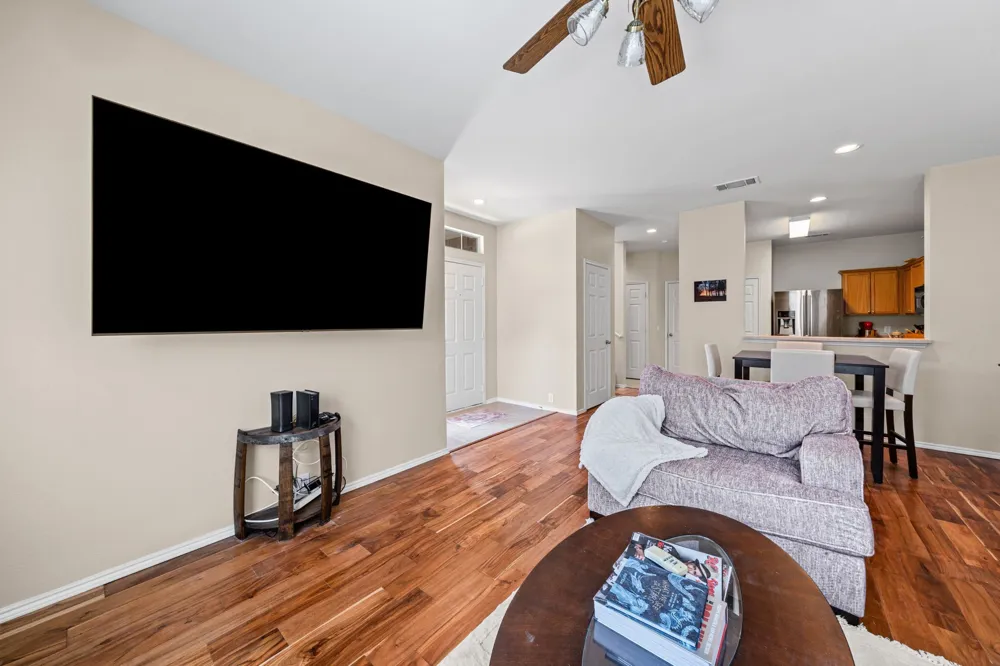 2204 Canterbury Park Drive Grand Prairie, TX 75050