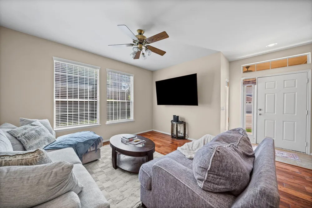 2204 Canterbury Park Drive Grand Prairie, TX 75050