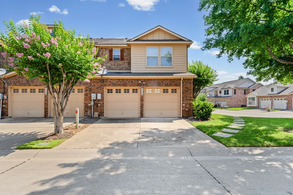 2204 Canterbury Park Drive Grand Prairie, TX 75050
