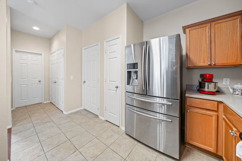 2204 Canterbury Park Drive Grand Prairie, TX 75050