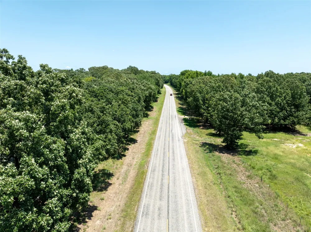 906 E Paris, TX 75462