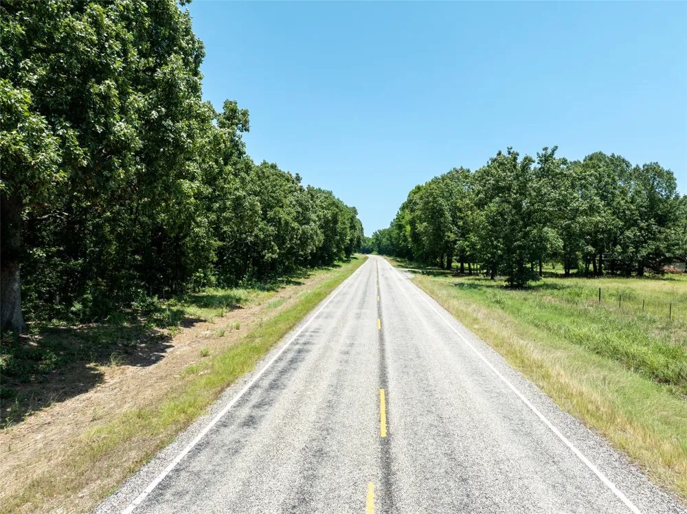 906 E Paris, TX 75462