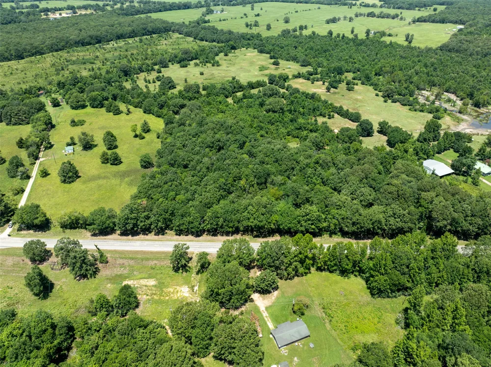 906 E Paris, TX 75462