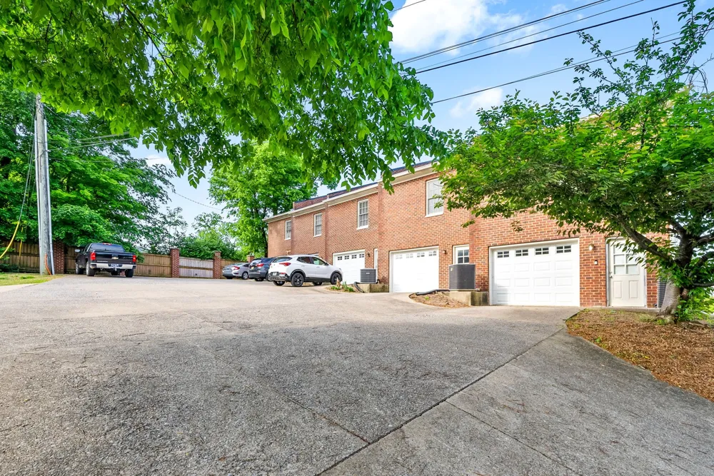 497 N 1st Street Clarksville, TN 37040