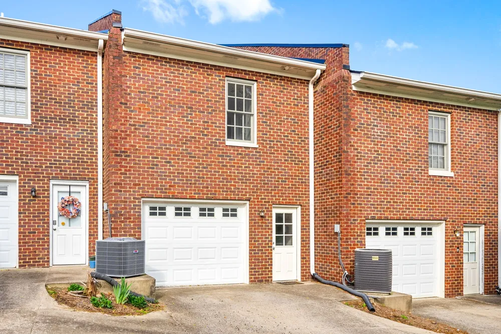 497 N 1st Street Clarksville, TN 37040