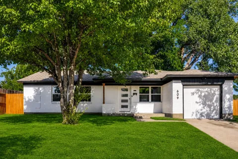 609 Warren Drive