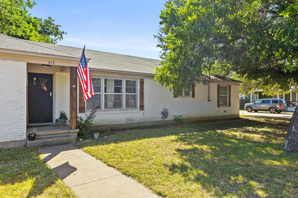 413 S Tyler Street McGregor, TX 76657
