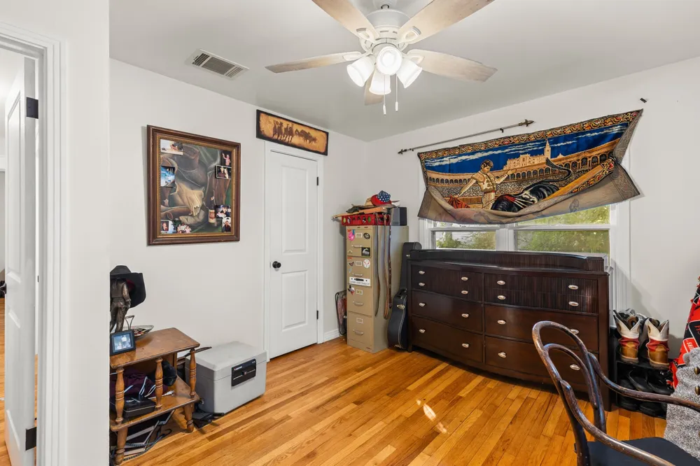 413 S Tyler Street McGregor, TX 76657