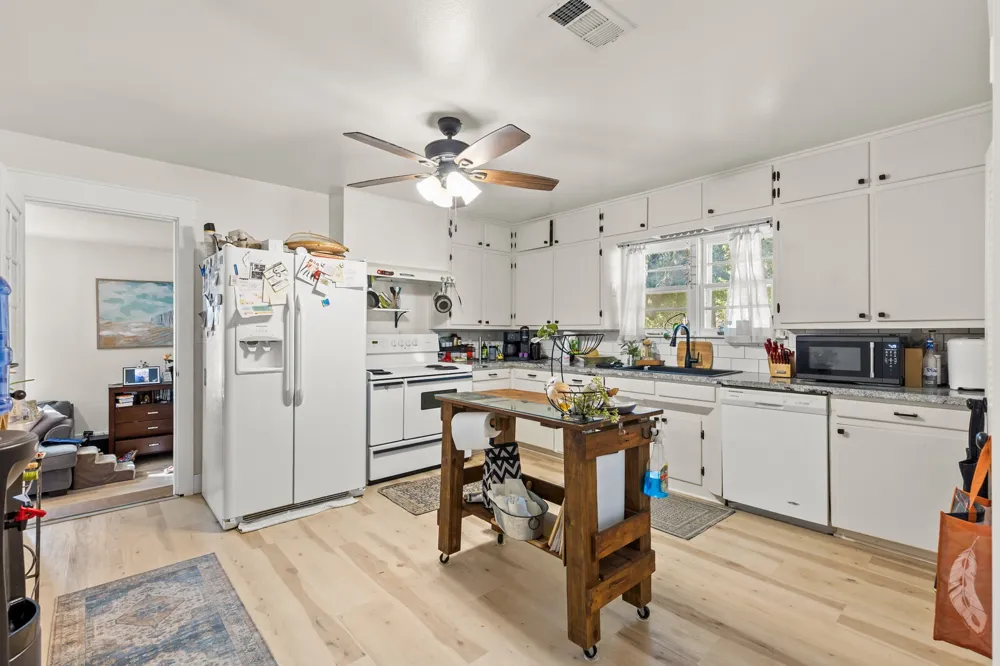 413 S Tyler Street McGregor, TX 76657