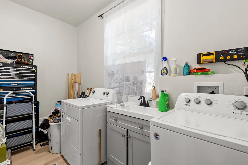 413 S Tyler Street McGregor, TX 76657