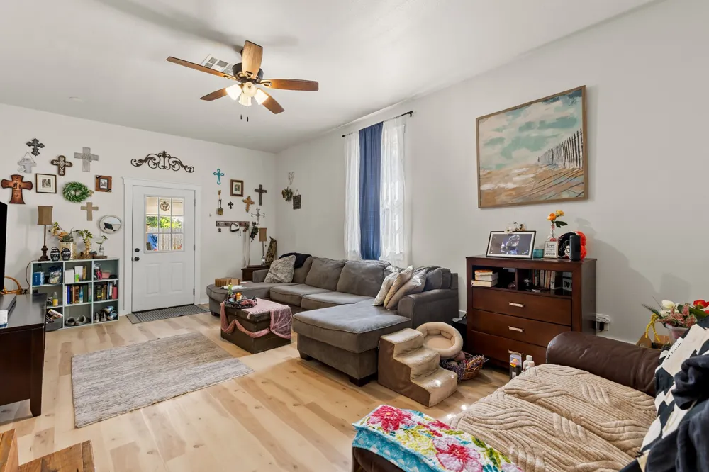 413 S Tyler Street McGregor, TX 76657