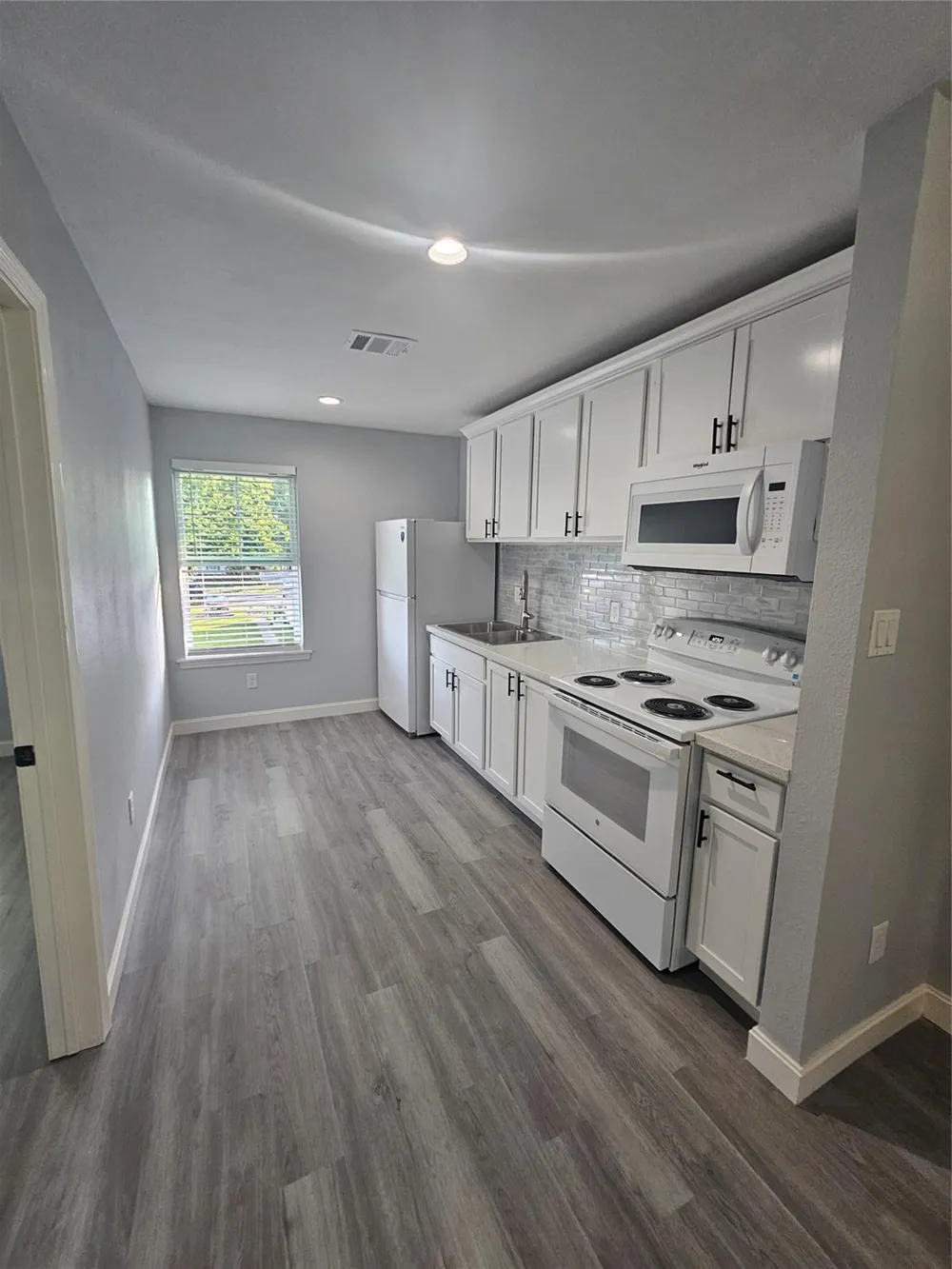 4724 4th           Units    B,C,D,E Street Bacliff, TX 77518