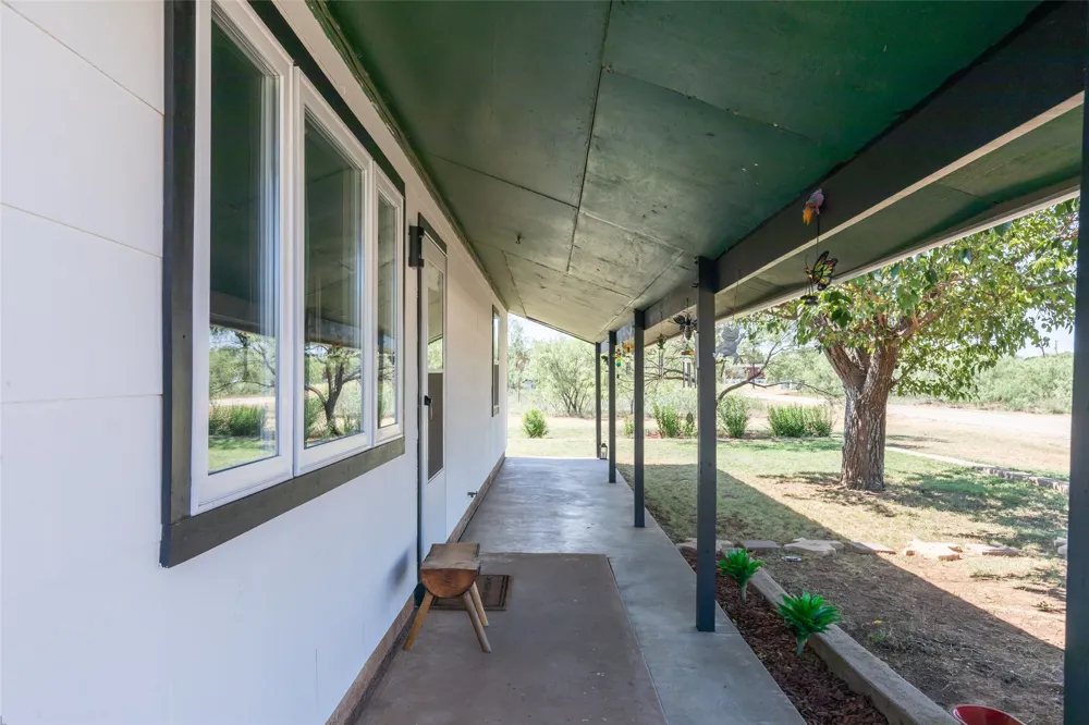 335 S Monroe Avenue Aspermont, TX 79502