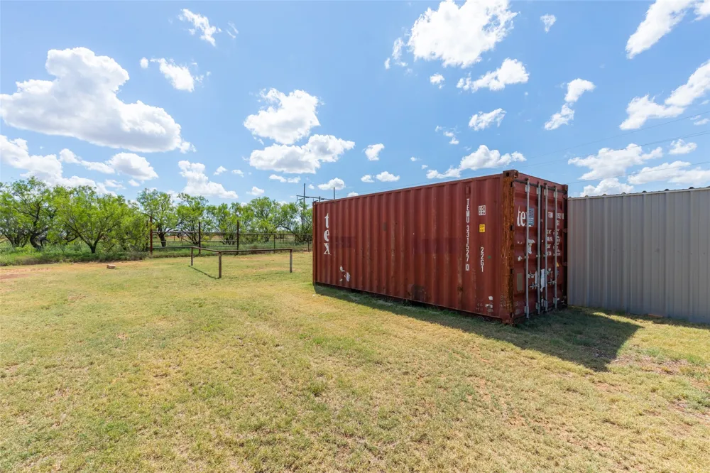 335 S Monroe Avenue Aspermont, TX 79502