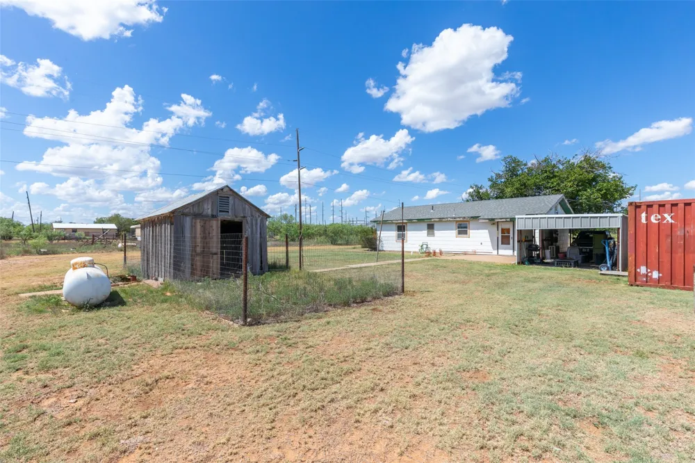 335 S Monroe Avenue Aspermont, TX 79502