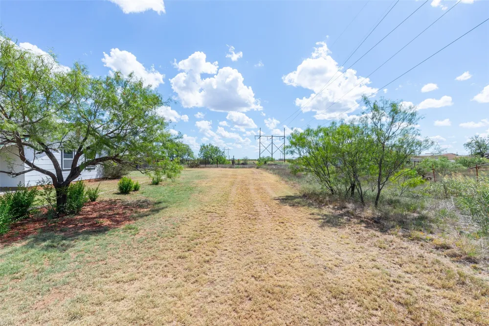 335 S Monroe Avenue Aspermont, TX 79502