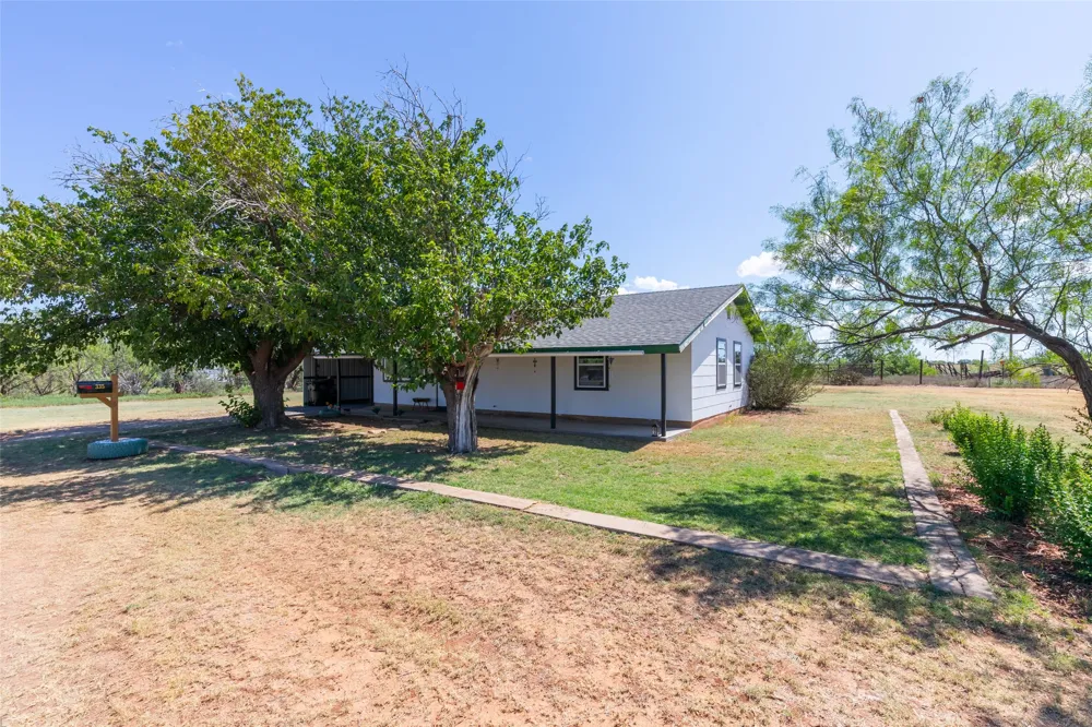 335 S Monroe Avenue Aspermont, TX 79502