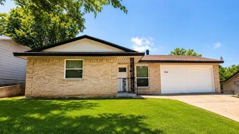 604 Holly Lane
