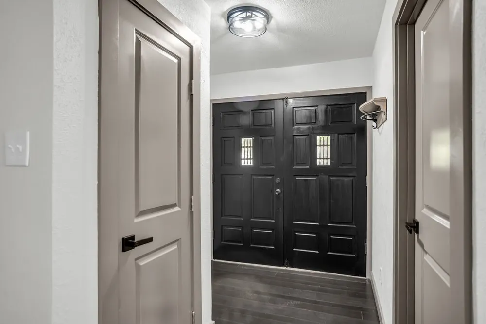 611 Cain Street Lake Dallas, TX 75065