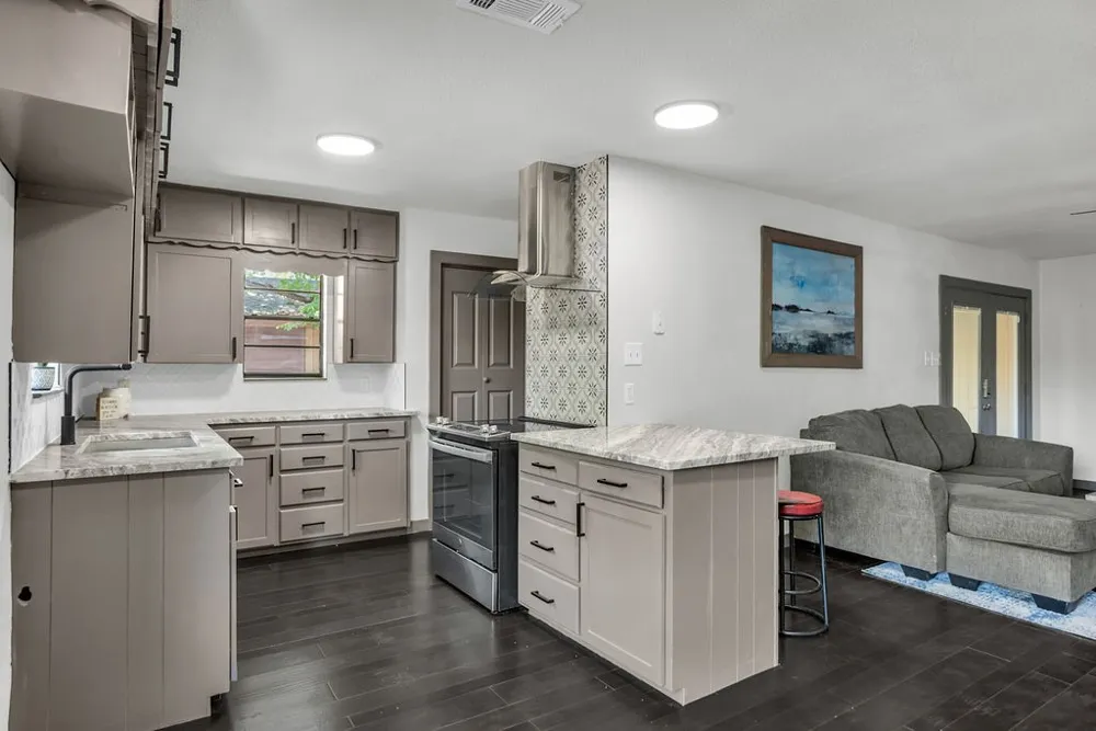 611 Cain Street Lake Dallas, TX 75065
