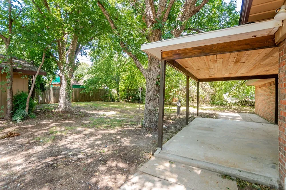 611 Cain Street Lake Dallas, TX 75065