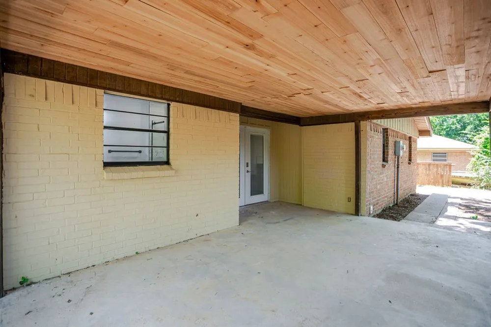 611 Cain Street Lake Dallas, TX 75065