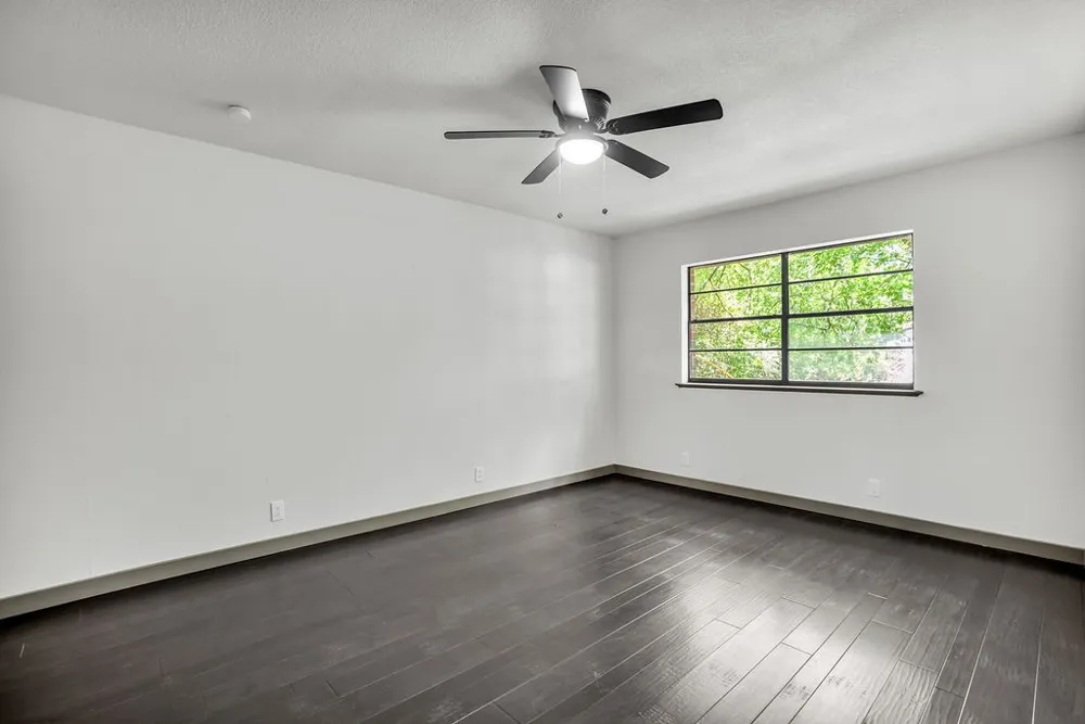 611 Cain Street Lake Dallas, TX 75065