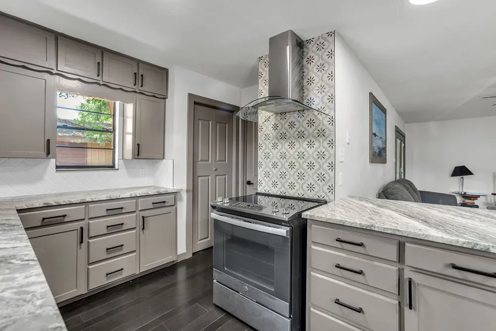 611 Cain Street Lake Dallas, TX 75065