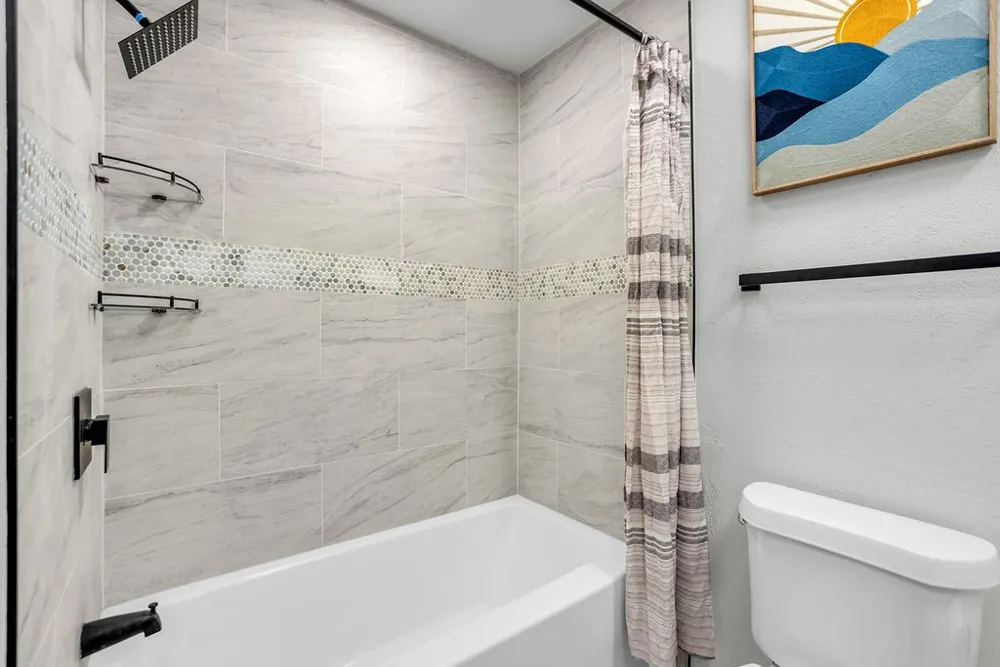 611 Cain Street Lake Dallas, TX 75065