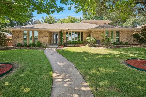 2216 Grandview Drive