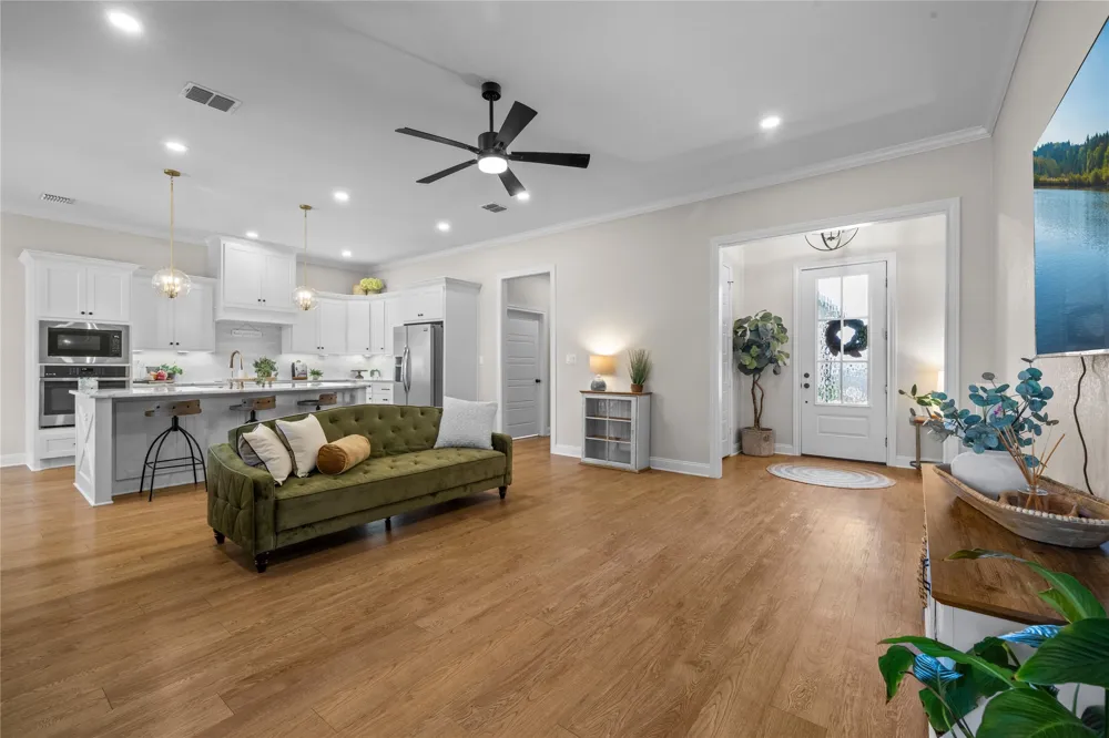 932 Gallant Fox Road Hewitt, TX 76643