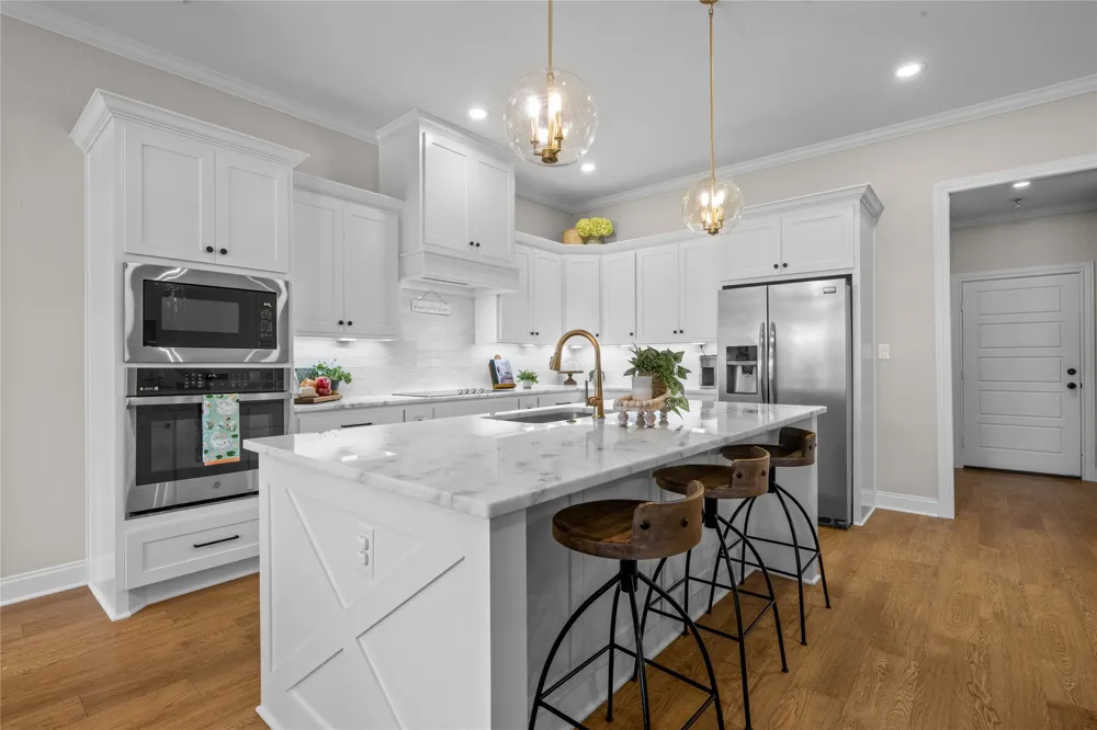 932 Gallant Fox Road Hewitt, TX 76643