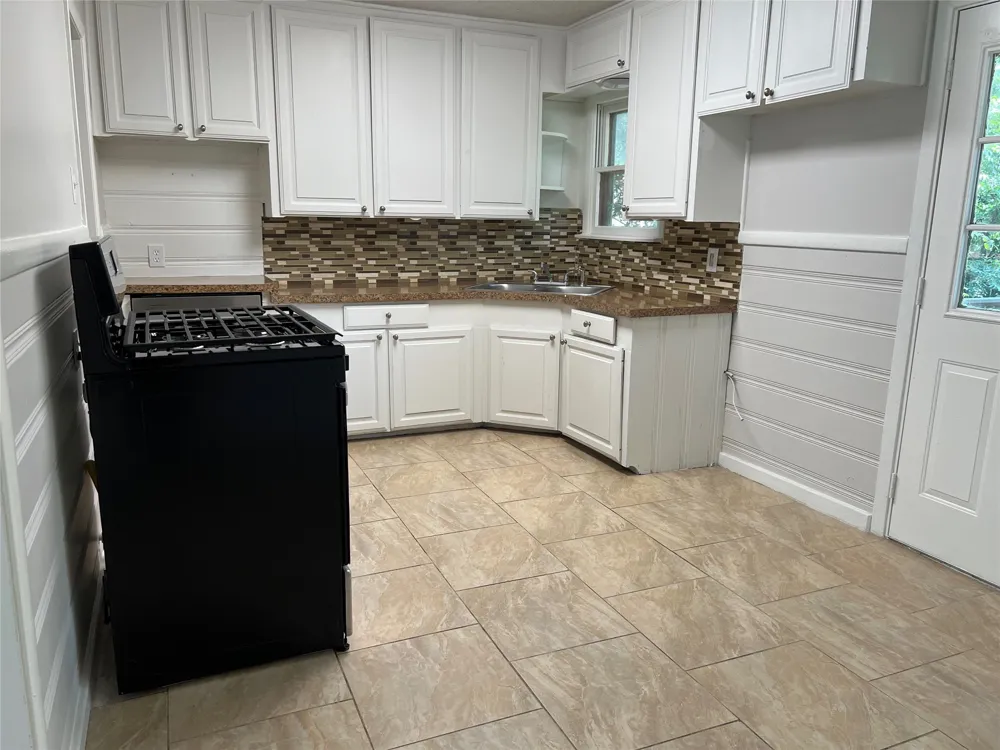 213 Wanda Way Hurst, TX 76053