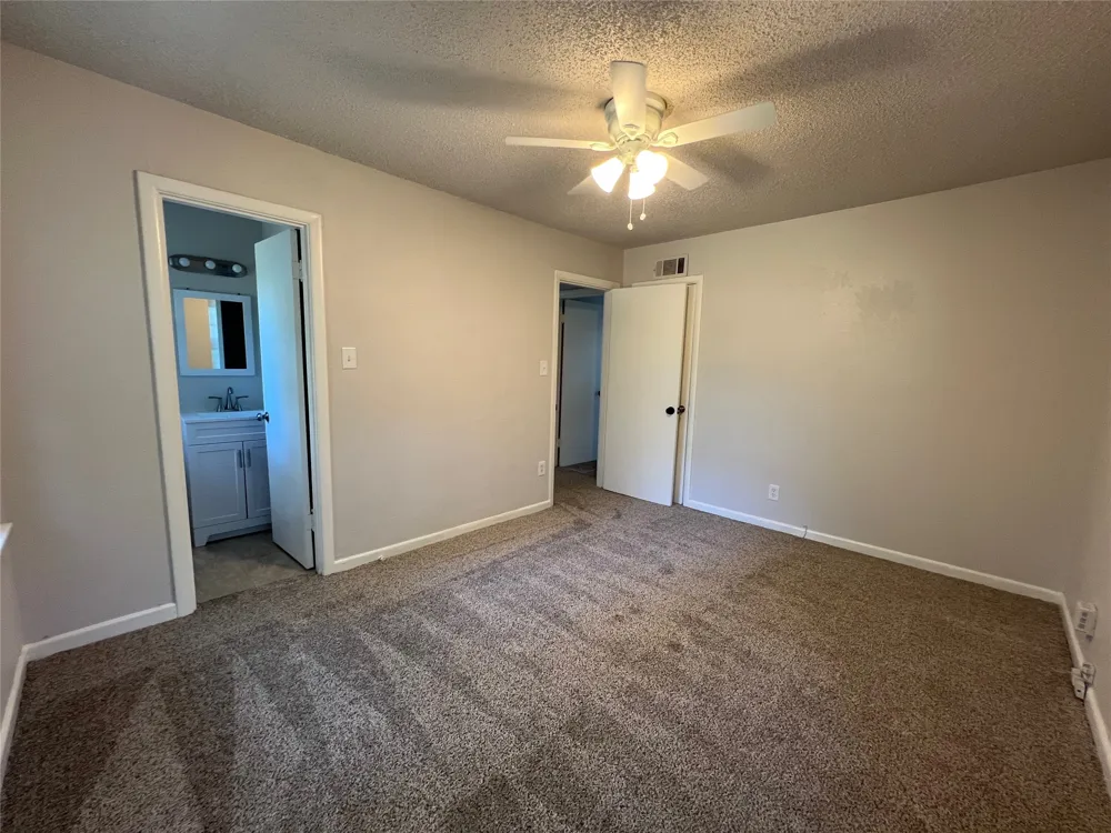 213 Wanda Way Hurst, TX 76053