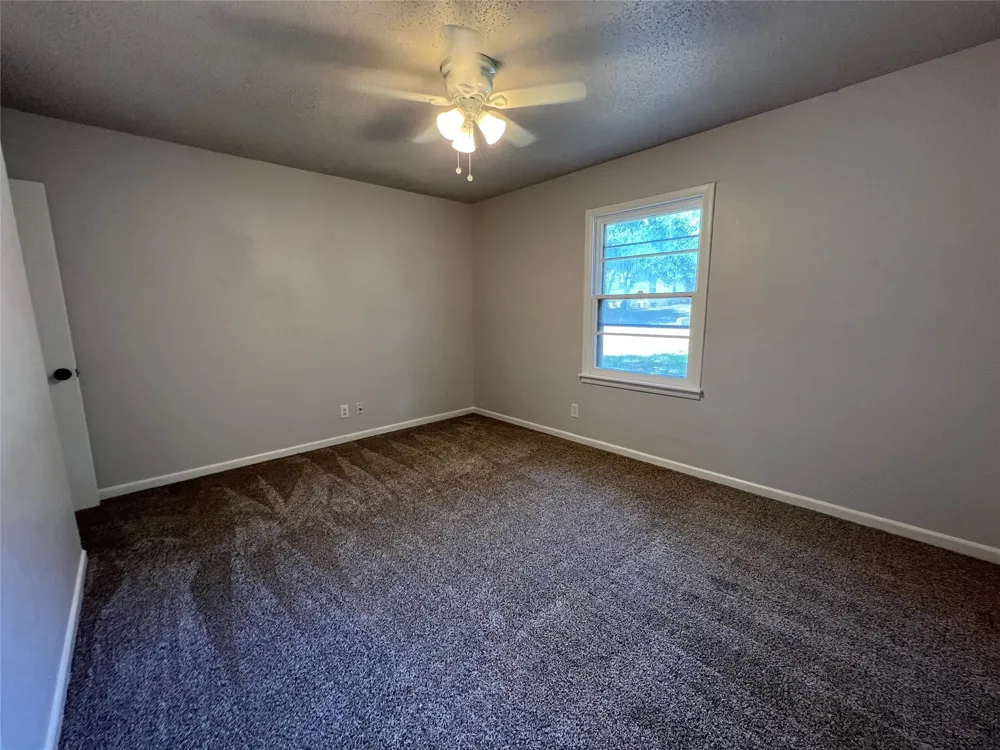 213 Wanda Way Hurst, TX 76053