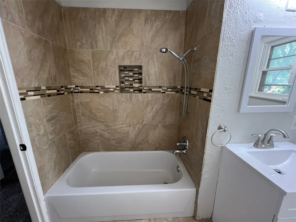 213 Wanda Way Hurst, TX 76053