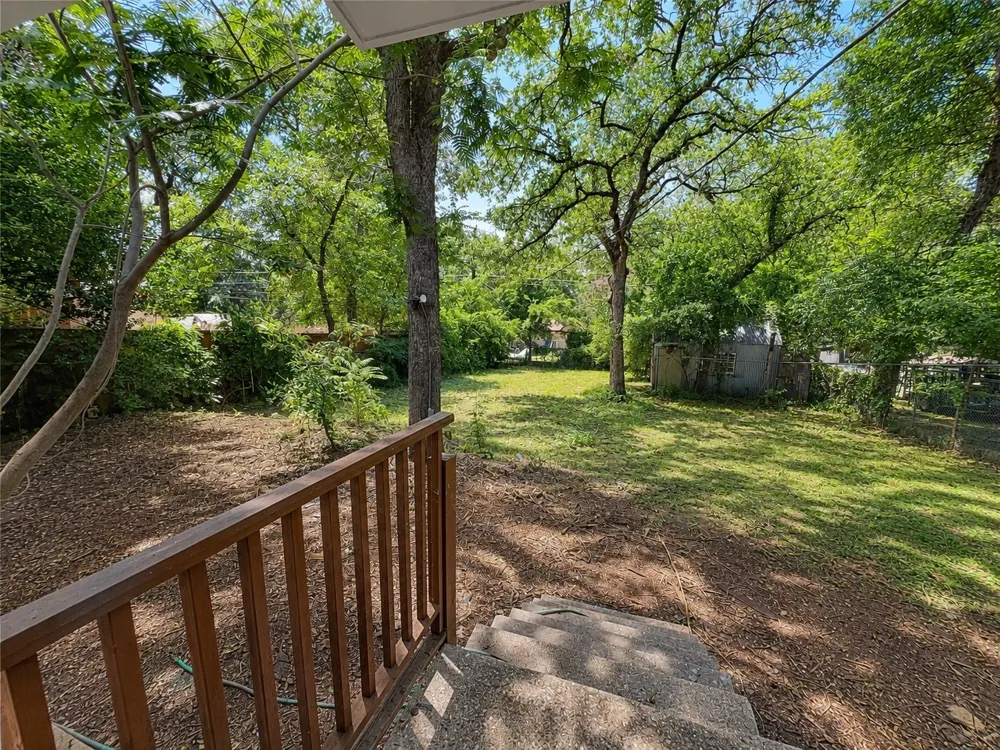 213 Wanda Way Hurst, TX 76053