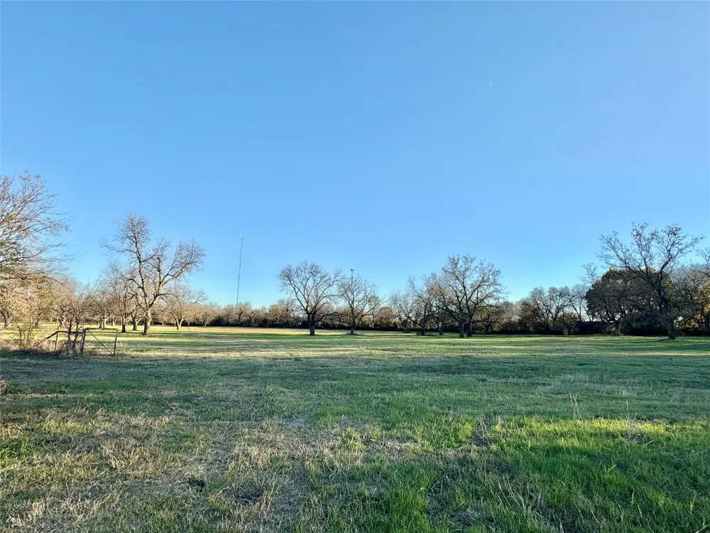 738 Cole Street Gainesville, TX 76240