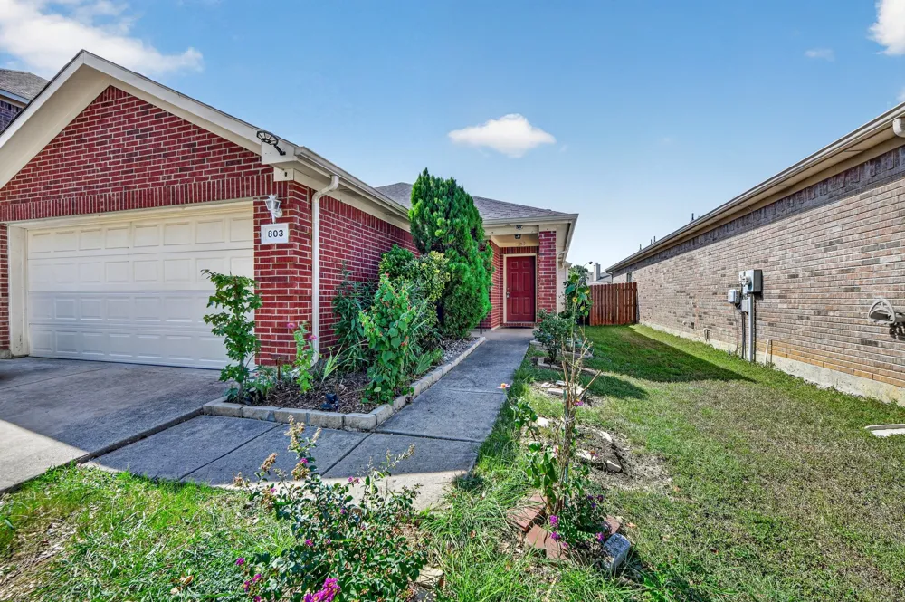 803 E Alexander Lane Euless, TX 76040