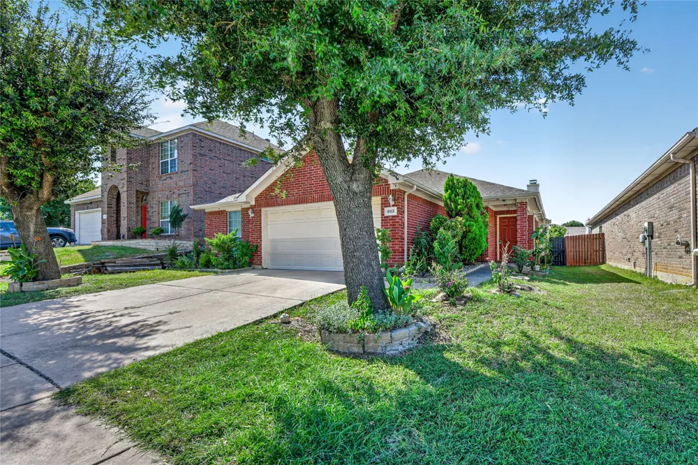 803 E Alexander Lane Euless, TX 76040