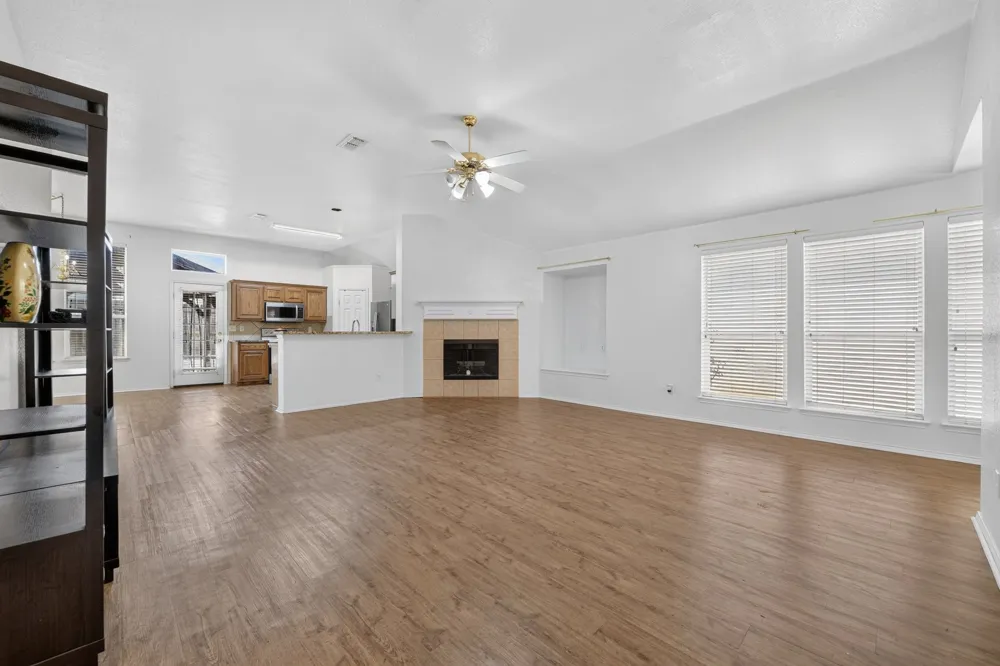 803 E Alexander Lane Euless, TX 76040