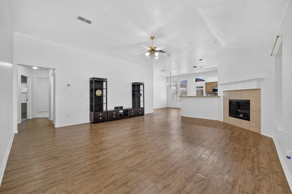 803 E Alexander Lane Euless, TX 76040