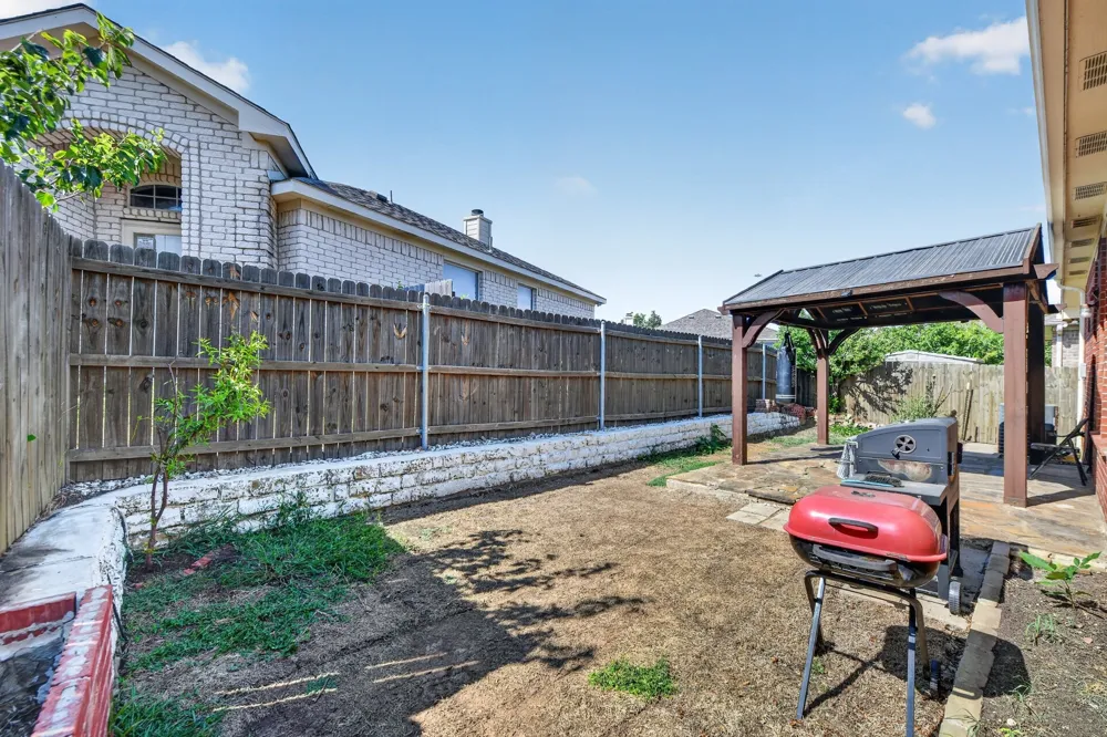 803 E Alexander Lane Euless, TX 76040